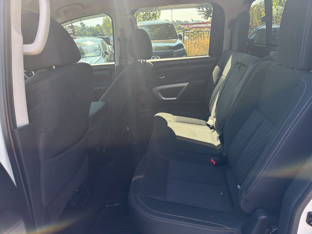 Used 2018 Nissan Titan SV AWD/4WD image 30