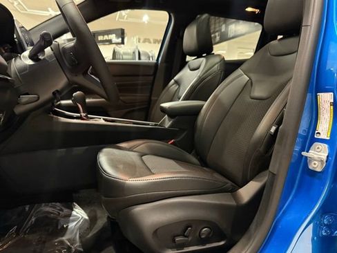 New 2025 Jeep Compass Latitude w/ Sun & Sound Group image 2