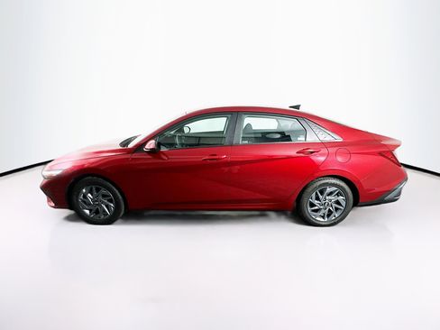 Used 2024 Hyundai Elantra SEL FWD image 4