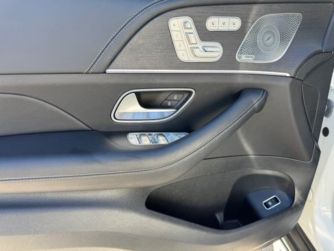Used 2022 Mercedes-Benz GLS 450 4MATIC image 13