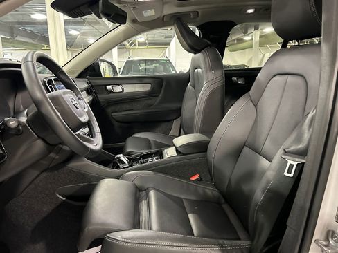 Used 2026 Volvo XC40 B5 Plus w/ Protection Package Premier AWD/4WD image 10