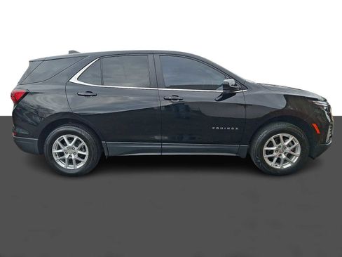 Used 2023 Chevrolet Equinox LT image 3