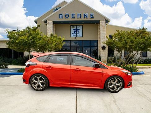 Used 2016 Ford Focus ST image 6