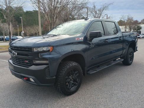 Used 2020 Chevrolet Silverado 1500 LT Trail Boss image 2