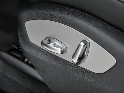 Used 2023 Porsche Macan S AWD/4WD image 33