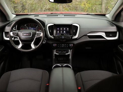 Used 2024 GMC Terrain SLE w/ Driver Convenience Package image 19