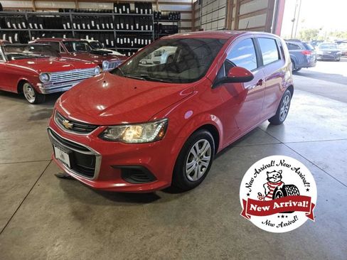 Used 2020 Chevrolet Sonic LT FWD image 1