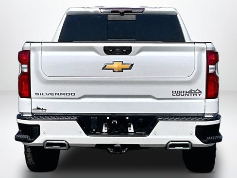 Used 2022 Chevrolet Silverado 1500 High Country w/ High Country Premium Package AWD/4WD image 5