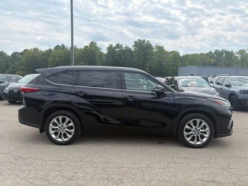 Used 2021 Toyota Highlander Limited AWD/4WD image 7