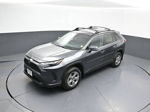 Used 2023 Toyota RAV4 XLE AWD/4WD image 32