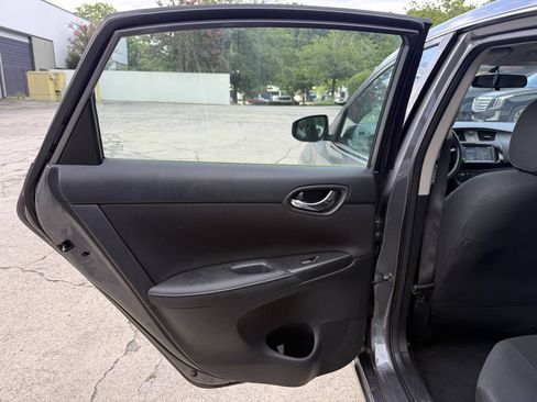 Used 2019 Nissan Sentra S FWD image 40