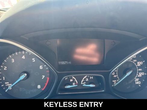 Used 2017 Ford Escape SE w/ Equipment Group 201A image 8