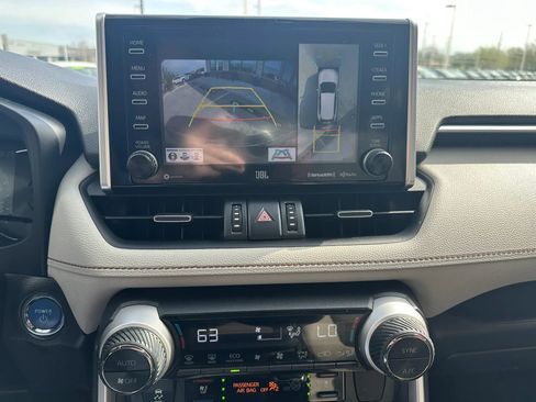 Used 2019 Toyota RAV4 Limited AWD/4WD image 18