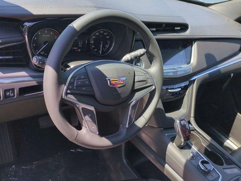 New 2026 Cadillac XT5 Luxury AWD/4WD image 6