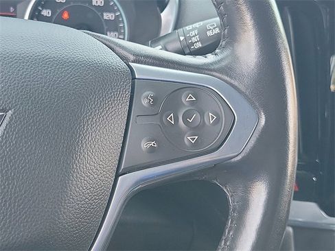 Used 2022 Chevrolet Traverse LT image 10