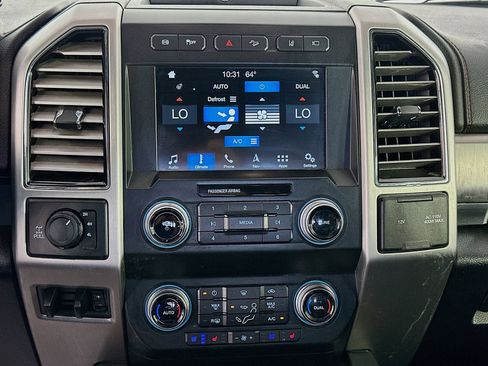 Used 2019 Ford F250 Platinum w/ Platinum Ultimate Package AWD/4WD image 16