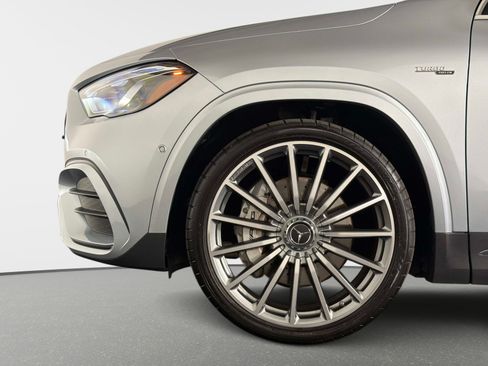 Used 2024 Mercedes-Benz GLA 35 AMG 4MATIC w/ Exclusive Package image 19
