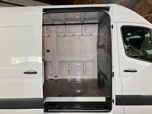 Used 2026 Mercedes-Benz Sprinter 2500 image 13