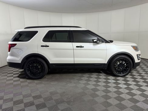 Used 2016 Ford Explorer Sport w/ Equipment Group 401A AWD/4WD image 8