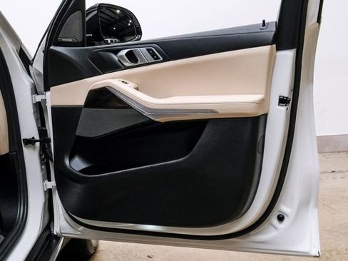 Used 2020 BMW X5 xDrive40i w/ Convenience Package image 69