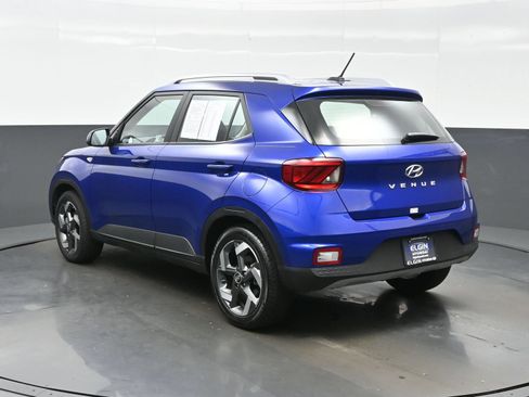 Certified 2026 Hyundai Venue SEL FWD image 4