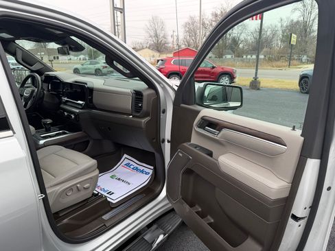 Used 2022 GMC Sierra 1500 SLT w/ SLT Premium Plus Package image 10