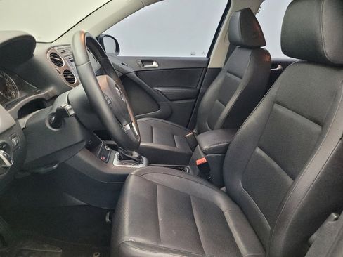 Used 2016 Volkswagen Tiguan S image 17