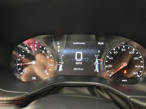 Used 2025 Jeep Compass Trailhawk image 18