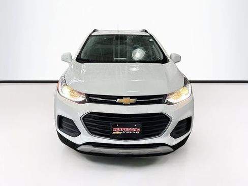 Used 2019 Chevrolet Trax LT w/ LT Convenience Package FWD image 4