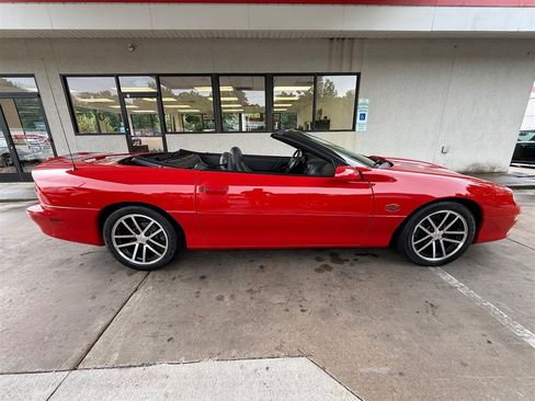 Used 2002 Chevrolet Camaro Z28 w/ SS Performance/Appearance Pkg RWD image 2