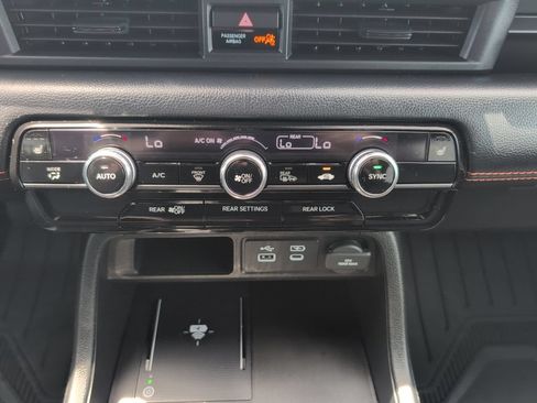 Used 2025 Honda Pilot TrailSport image 26