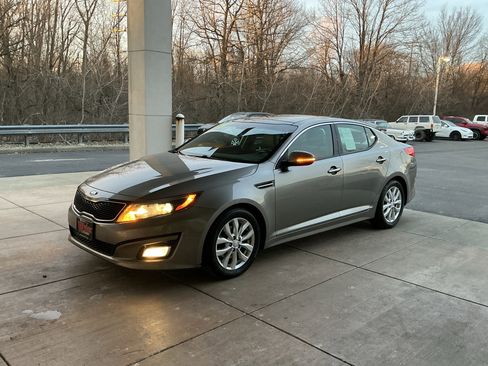 Used 2015 Kia Optima EX w/ EX Premium Package image 3