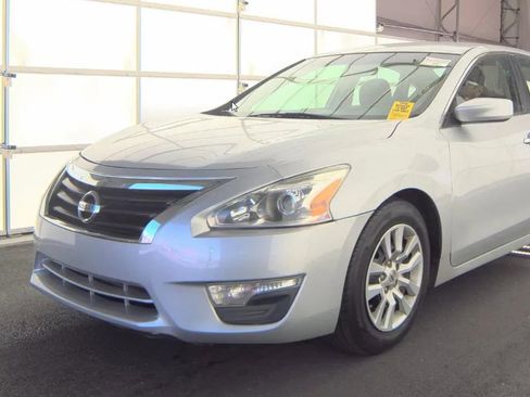 Used 2015 Nissan Altima 2.5 S w/ Power Driver Seat Package FWD image 1