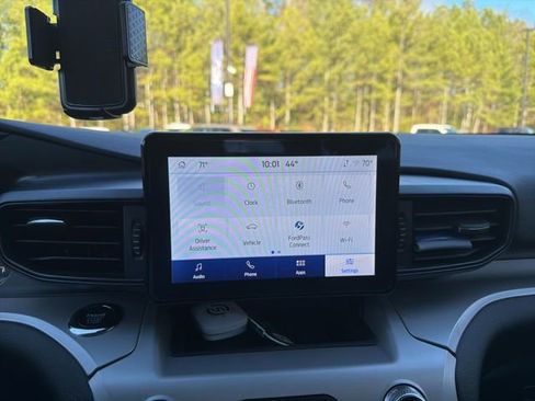 Used 2024 Ford Explorer XLT image 24