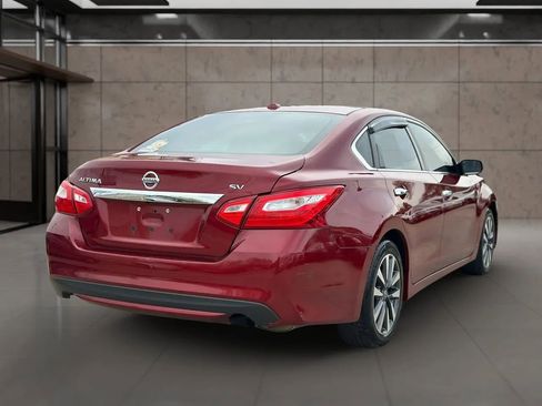 Used 2017 Nissan Altima 2.5 SV image 3