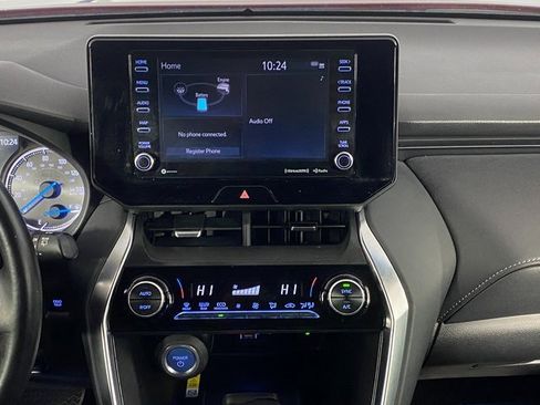 Certified 2022 Toyota Venza XLE image 14