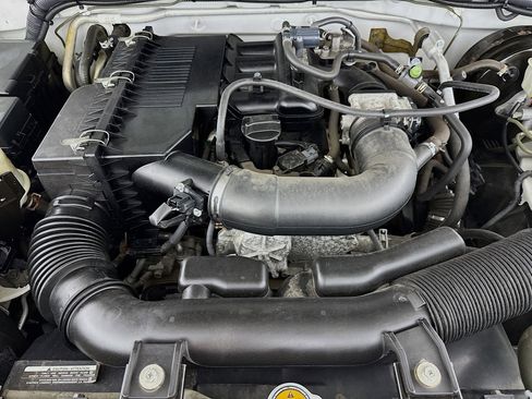 Used 2018 Nissan Frontier S image 37