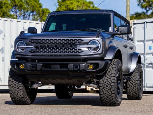 New 2025 Ford Bronco Badlands image 8