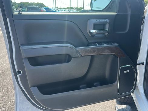 Used 2017 GMC Sierra 1500 Denali w/ Denali Ultimate Package AWD/4WD image 9