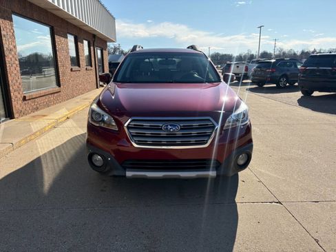 Used 2016 Subaru Outback 2.5i Limited image 2
