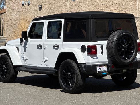 Used 2022 Jeep Wrangler Unlimited Sahara w/ Cold Weather Group image 5