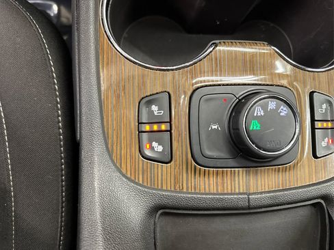 Used 2021 GMC Acadia SLE w/ Driver Convenience Package image 31