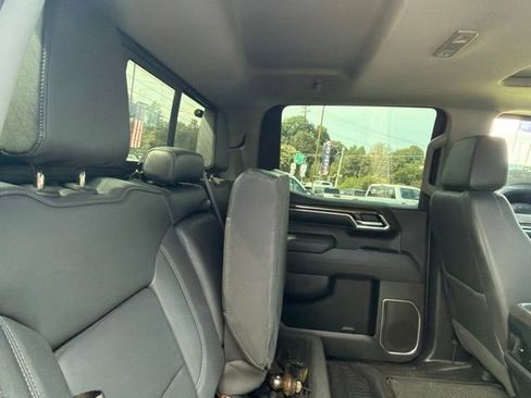 Used 2023 Chevrolet Silverado 1500 RST w/ Redline Edition AWD/4WD image 15
