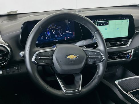 Used 2025 Chevrolet Equinox LT image 18