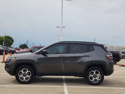 Used 2022 Jeep Compass Trailhawk w/ Trailhawk Convenience Group AWD/4WD image 4