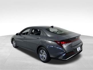 New 2026 Hyundai Elantra SE FWD video 3