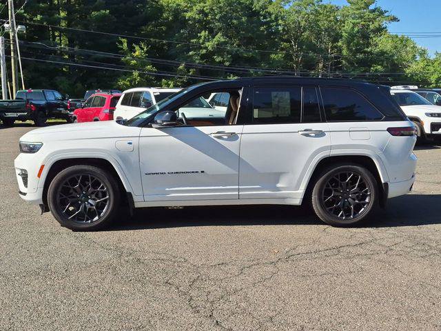 Certified 2024 Jeep Grand Cherokee Summit AWD/4WD image 9