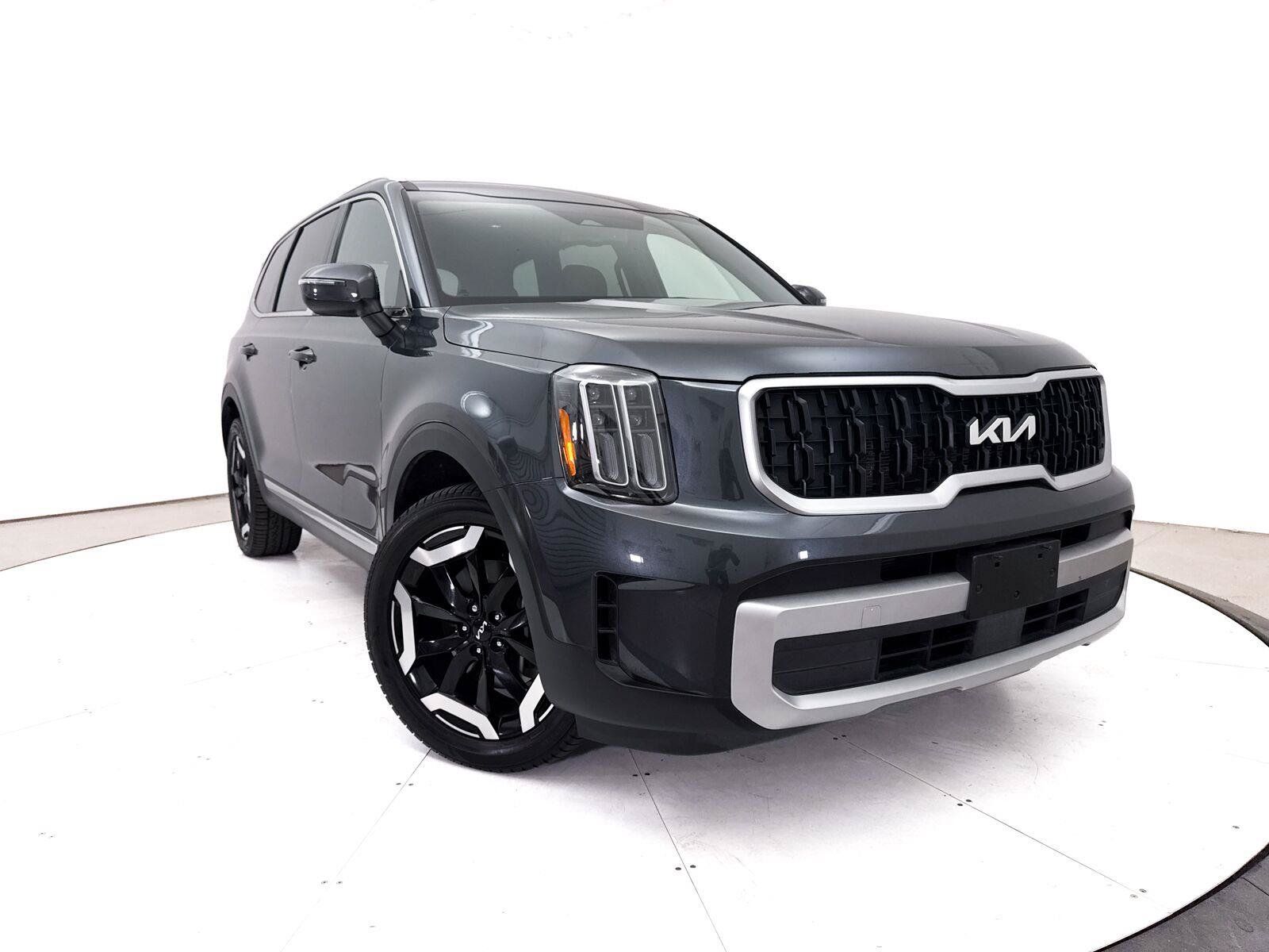 Used 2024 Kia Telluride EX w/ EX Captain's Chair Package AWD/4WD image 1