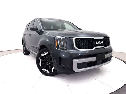 Used 2024 Kia Telluride EX w/ EX Captain's Chair Package