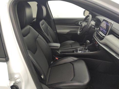 Used 2024 Jeep Compass Latitude AWD/4WD image 21